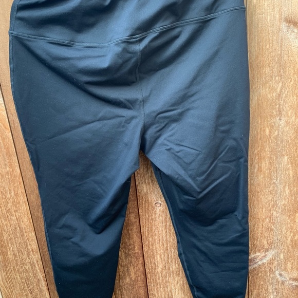Torrid lion king leggings mild leg length - Picture 2 of 4